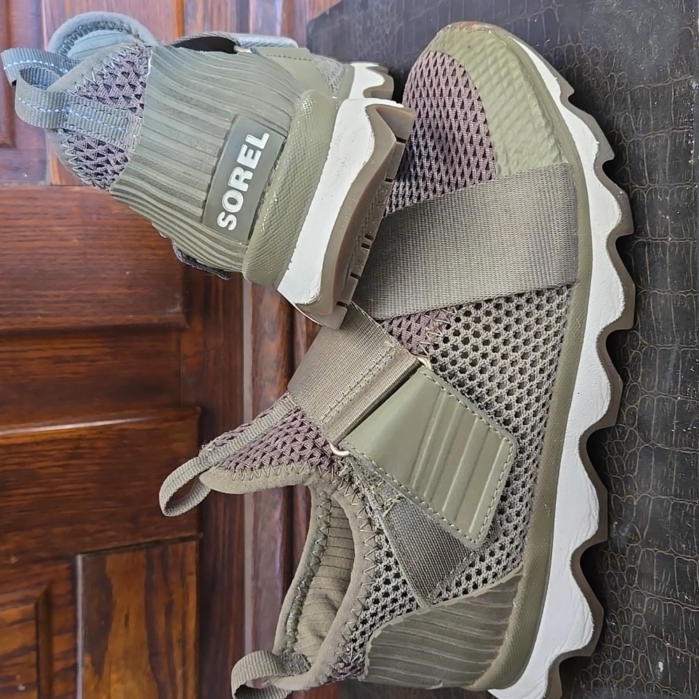 Athletic Sorel Shoes
